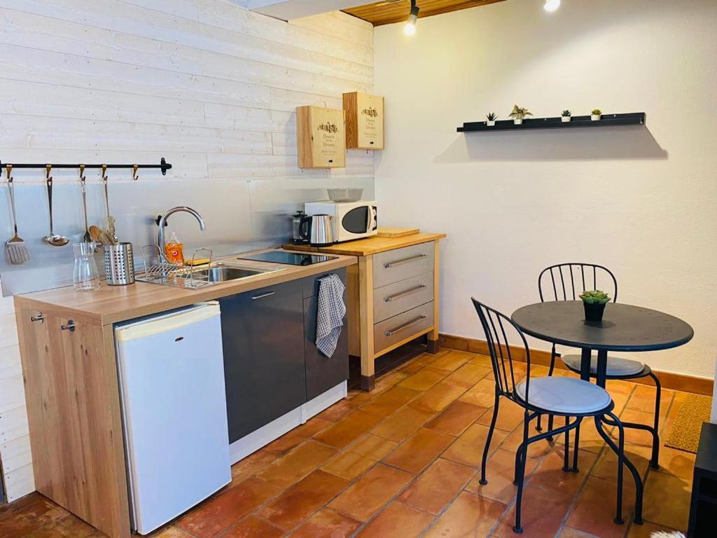 Studio Ile De La Barthelasse A Deux Pas Du Centre Avignon Exterior foto